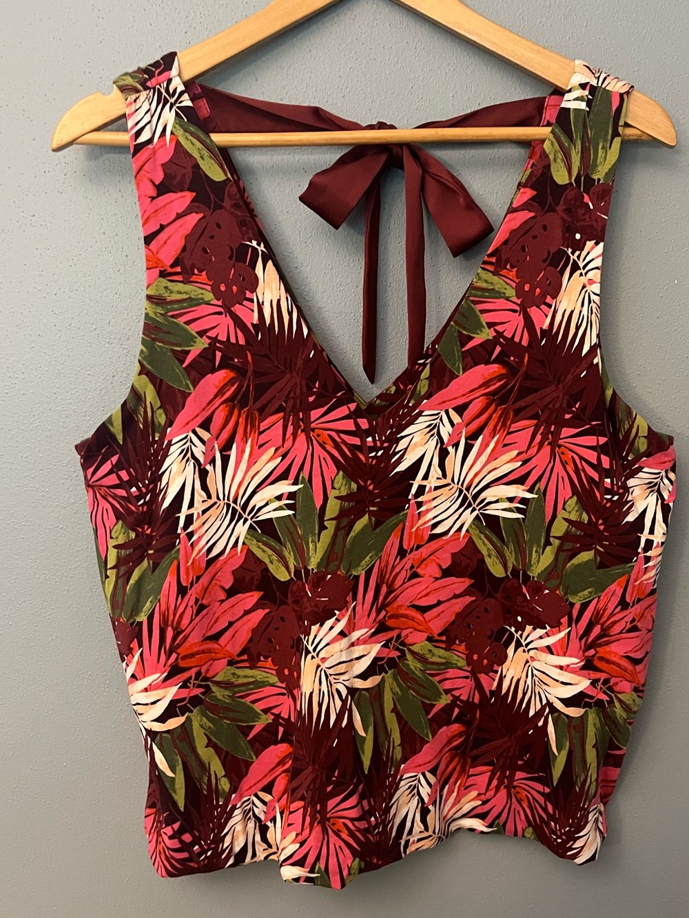 Lands' End Tropical Tie-Back V-Neck Tank